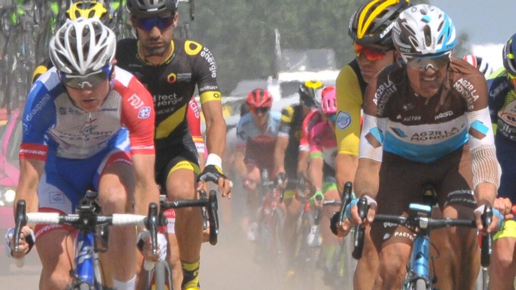 How do you win a moneyline bet, and how does handicapping work?